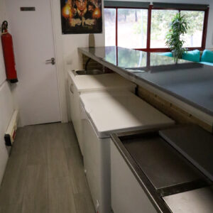 10.zona-adultos-haz-tu-party-nave-arroyomolinos