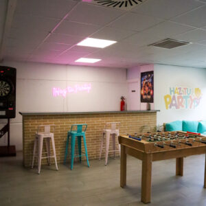 12.zona-adultos-haz-tu-party-nave-arroyomolinos
