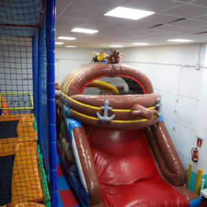 14.zona-infantil-haz-tu-party-nave-arroyomolinos