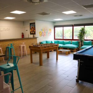 3.zona-adultos-haz-tu-party-nave-arroyomolinos