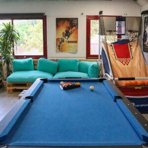 4.zona-adultos-haz-tu-party-nave-arroyomolinos