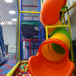 4.zona-infantil-haz-tu-party-nave-arroyomolinos