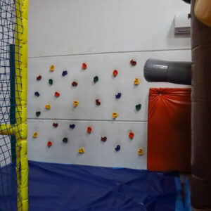 7.zona-infantil-haz-tu-party-nave-arroyomolinos